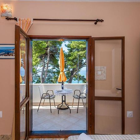 Apartments Verica - 15 M From Beach Krilo Exterior photo