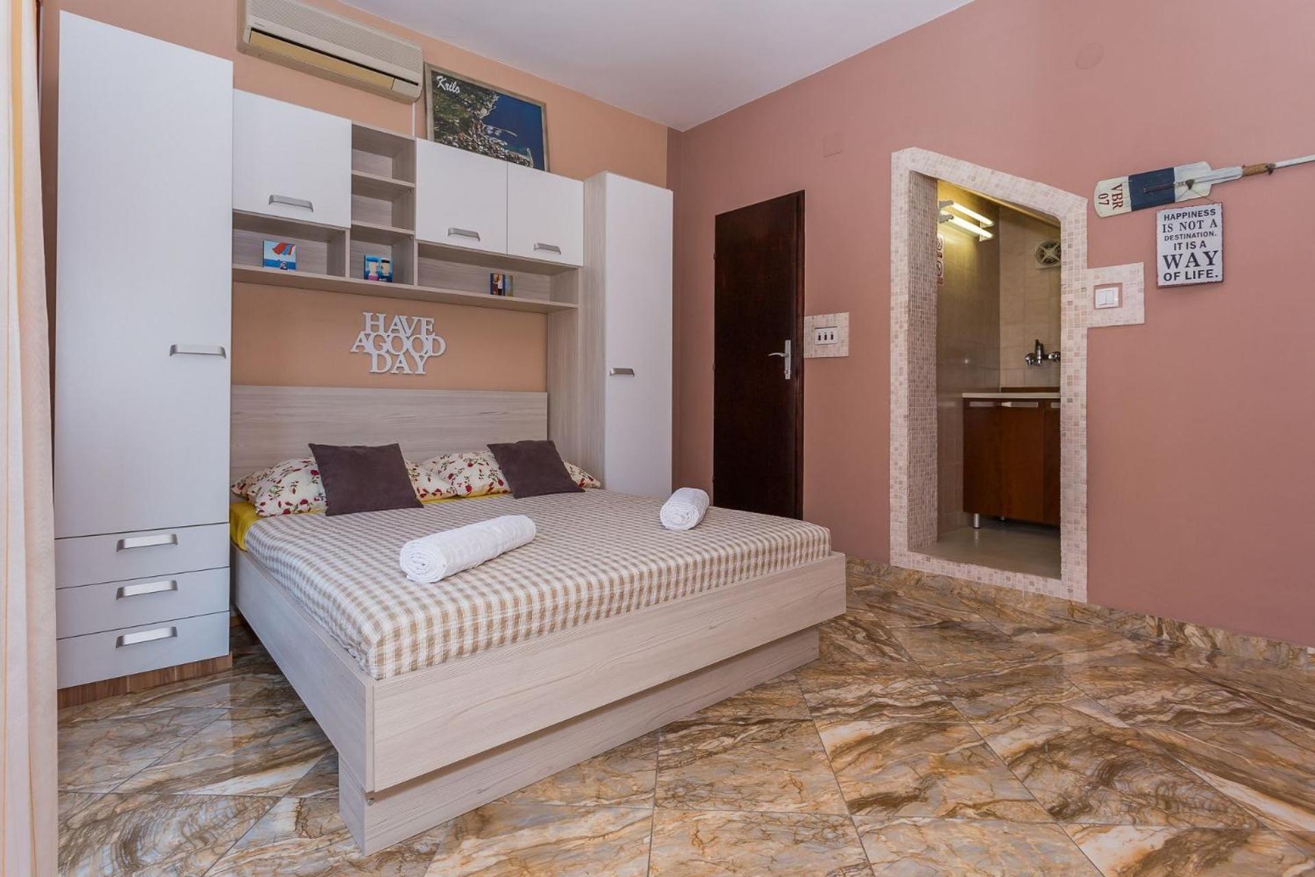 Apartments Verica - 15 M From Beach Krilo Exterior photo